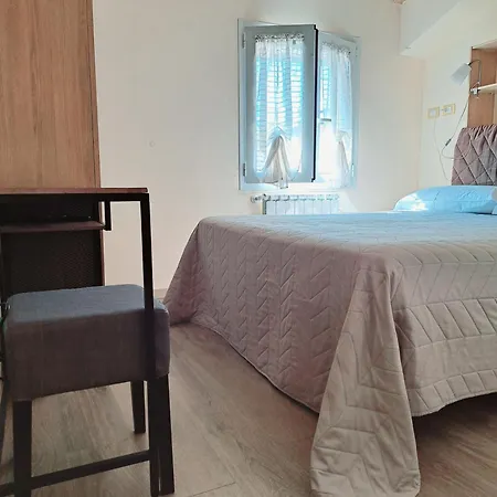 Burlamacco Gold Bed & Breakfast 3*