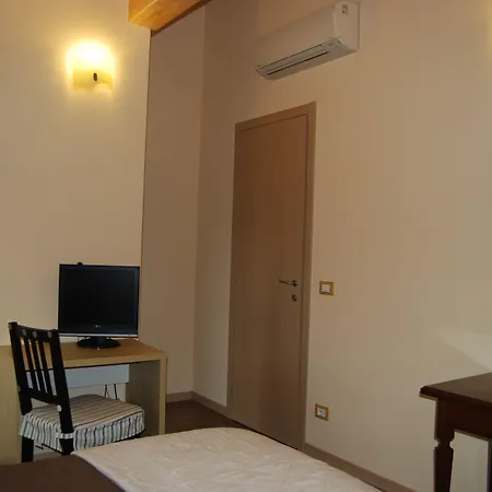 Burlamacco Gold Bed & Breakfast 3*