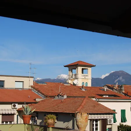 Burlamacco Gold Bed & Breakfast 3*