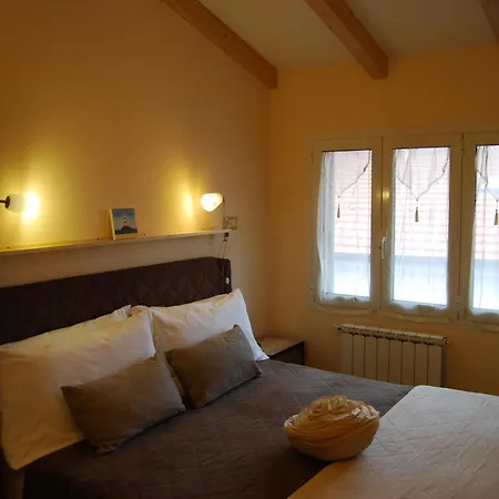 Burlamacco Gold Bed & Breakfast 3*